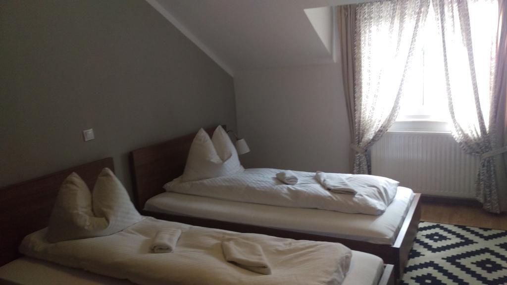 Double or Twin Room,255702085:JPEG